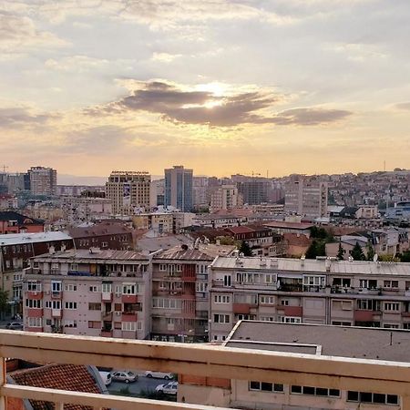 Spacious Downtown Apartment With A City View Prishtinë Exterior photo
