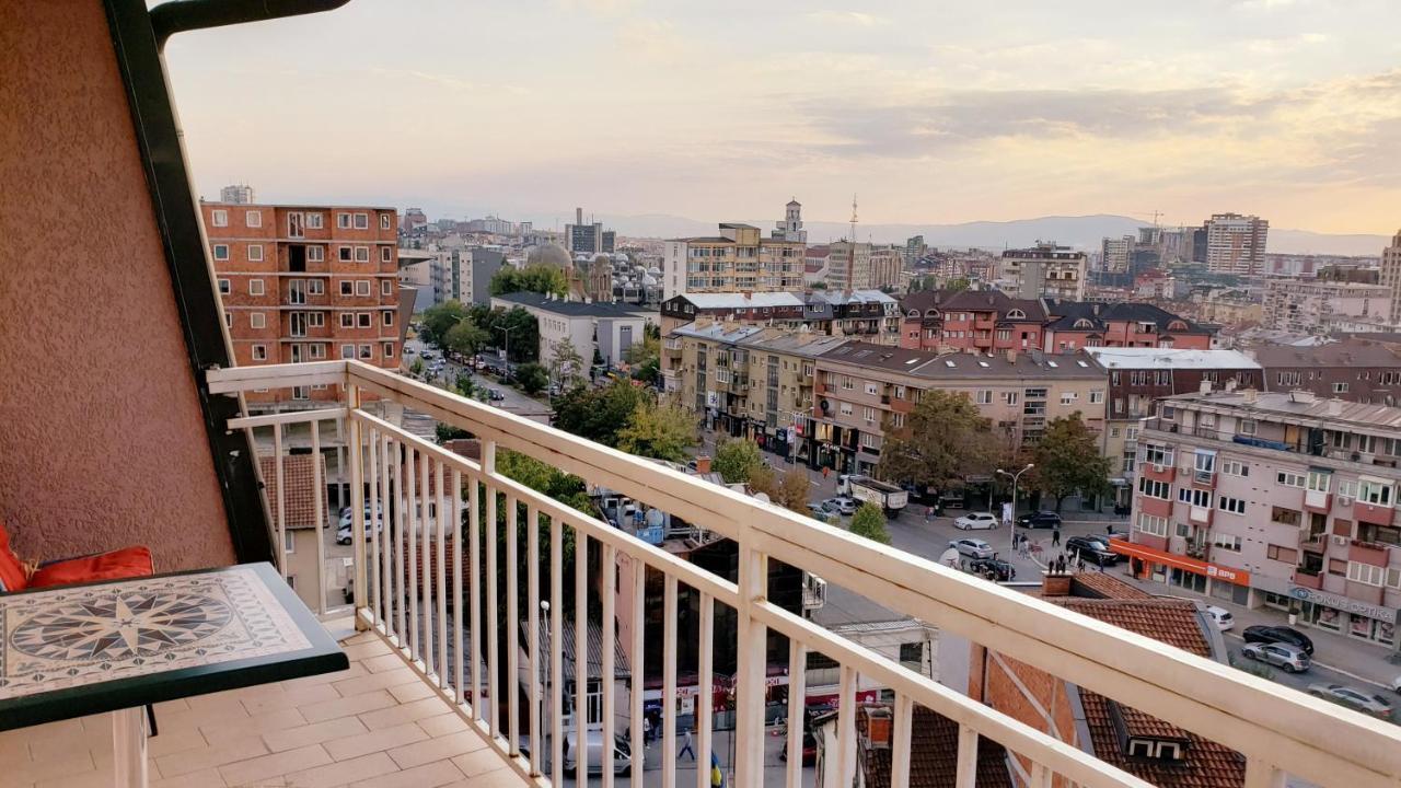 Spacious Downtown Apartment With A City View Prishtinë Exterior photo
