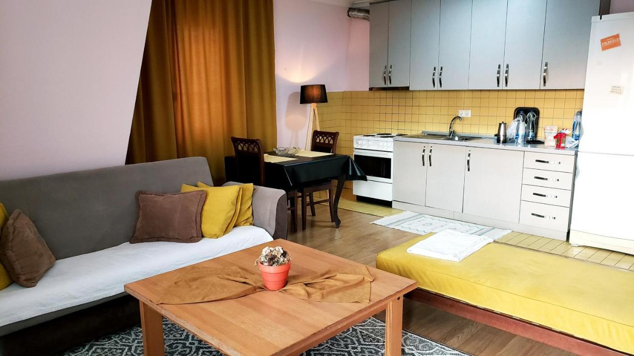 Spacious Downtown Apartment With A City View Prishtinë Exterior photo